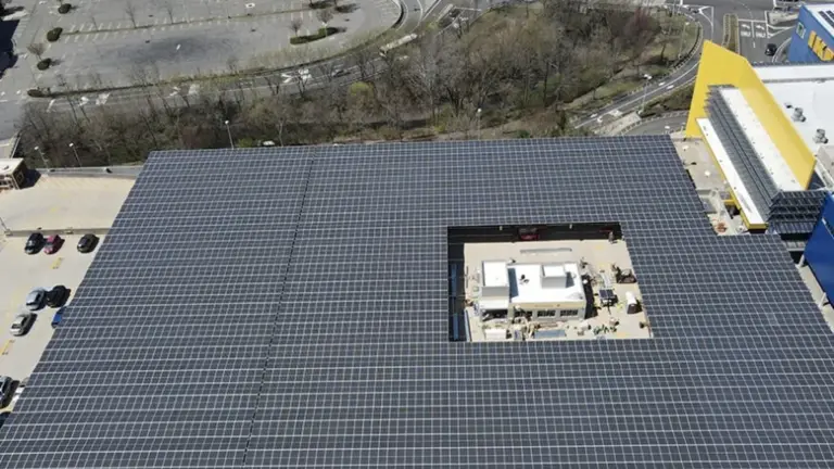 IKEA intensifică proiectul de instalare de panouri fotovoltaice în parcări în SUA