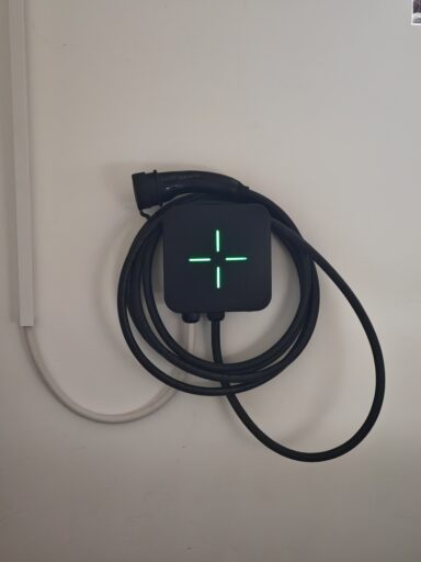 Stație de încărcare LEKTRI.CO TRI SAFE 22KW cu modul EM pentru sisteme fotovoltaice